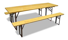 Table pliante d'exterieur en bois vernis